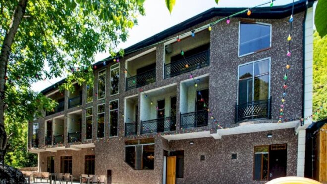 İsmayıllıda hotel yandı