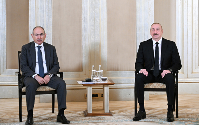 İlham Əliyevlə Paşinyanın görüşü başladı -