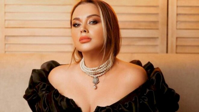 44 yaşlı Xatirə pijama ilə kamera qarşısına keçdi -