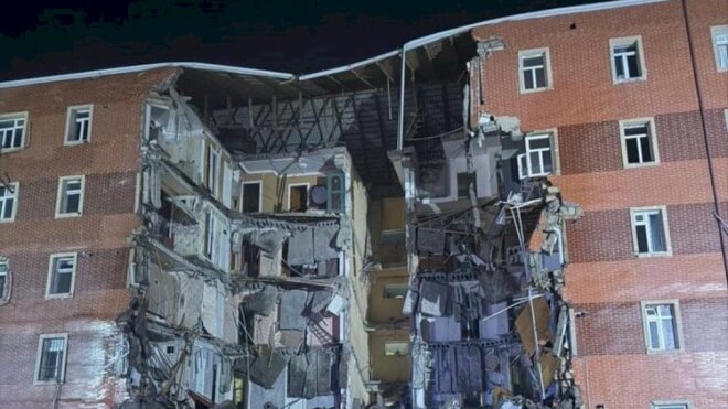 Goranboyda binanın uçma anı –