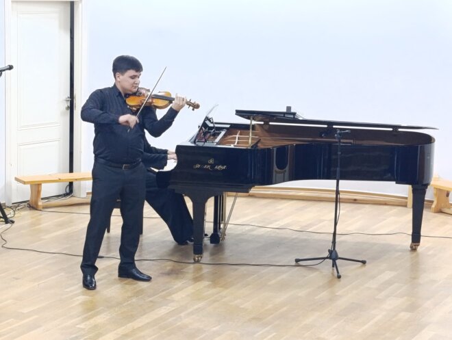 Qarabağ Universitetinin 2 illiyi qeyd olunub.-