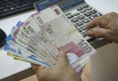 Bakıda müəllimlər 1088 manat maaş alırlar -