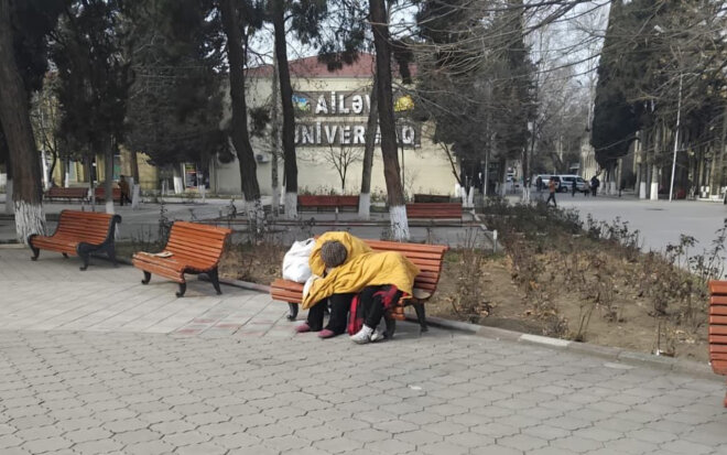 Tovuzda küçədə yaşayan ana və oğlu ilə bağlı