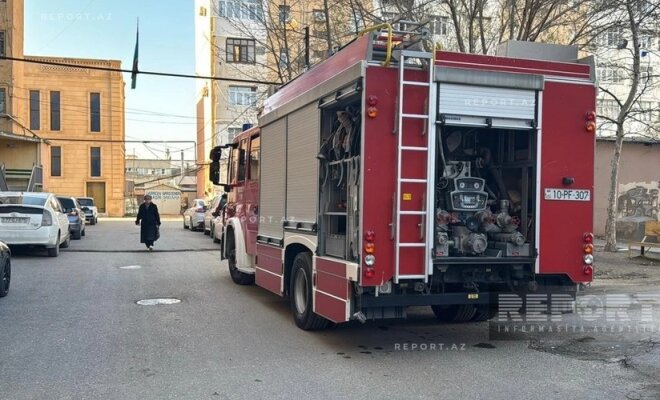 Sumqayıtda yaşayış binası YANIR