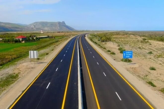 Ödənişli yolda yük maşını kişini vurub öldürdü