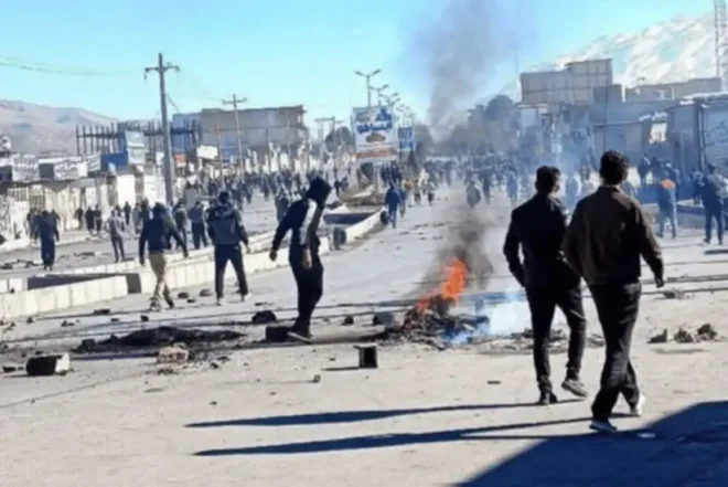 İranda polisə hücum nəticəsində iki nəfər ölüb