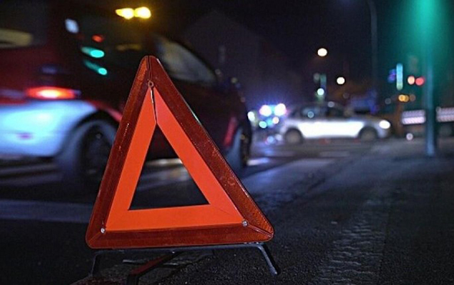 Minik maşını mikroavtobusla toqquşdu -