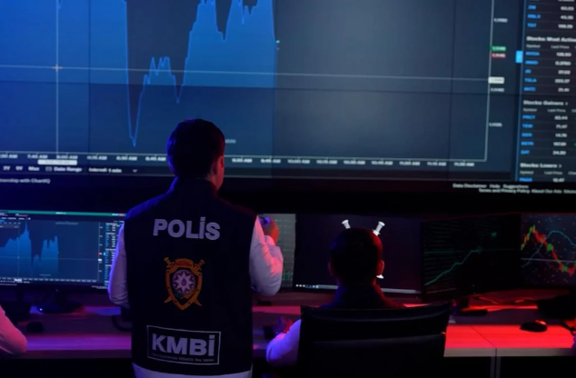 Tələbələrin fotolarını yayan şəxs saxlanıldı