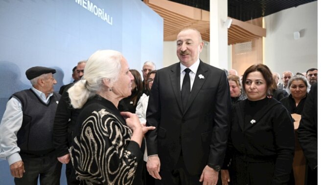 “Razı olarsınızmı boynunuzu qucaqlayıb, üzünüzdən öpüm?”