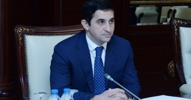 Nazir iki yüksək vəzifəli şəxsi işdən çıxartdı