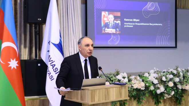 Kamran Əliyev tələbələrə mühazirə keçdi -