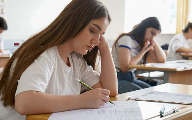 Ali məktəblərə qəbul imtahanının II cəhdi-