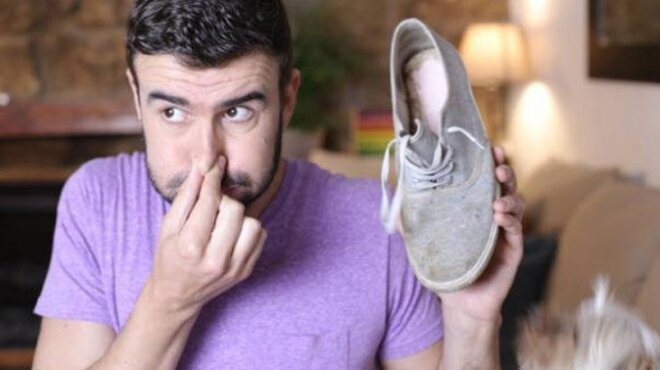 Sizi utandıran ayaqqabı qoxusundan belə qurtulun –