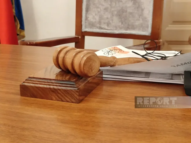 Sabiq rəisin məhkəməsi başlayıb