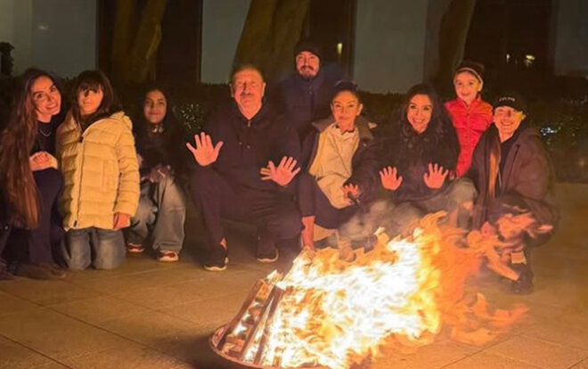 Prezident ailəsi ilə tonqal ətrafında -