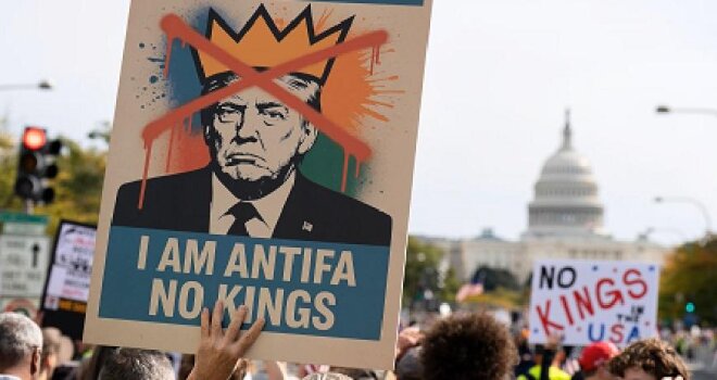 “KRALLARA YOX!” - ABŞ da Trampa qarşı üsyan edir