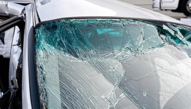 Toydan qayıdarkən maşın aşdı -