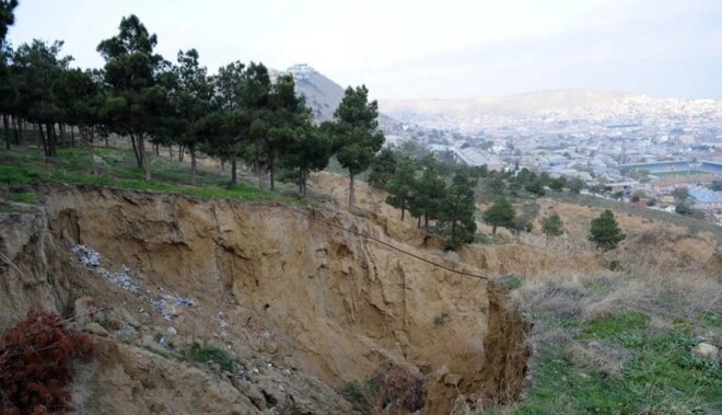 Bakıda daha bir ərazidə sürüşmə oldu