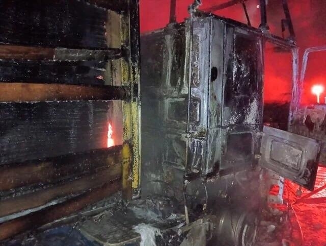 Türkiyədə Azərbaycan nömrəli yük avtomobili kül oldu -