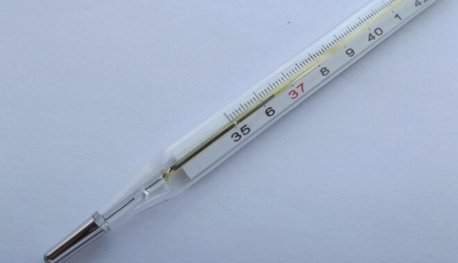 32 yaşlı kişinin qarnından 20 il əvvəl udduğu termometr çıxarıldı