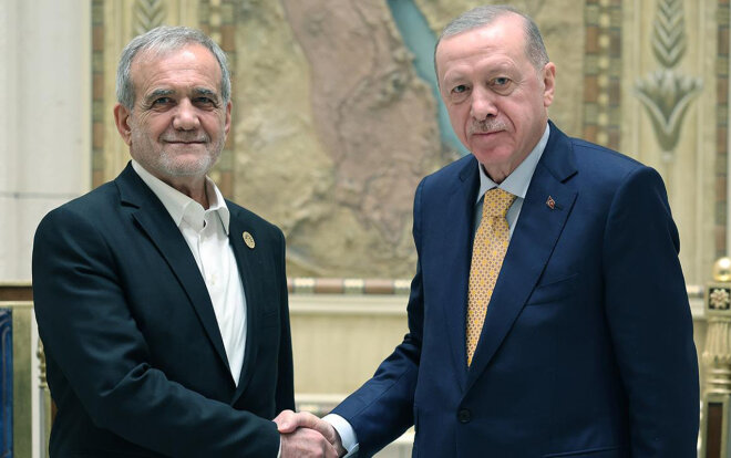 Ərdoğan Pezeşkianla danışdı