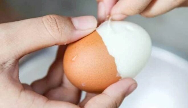 Yumurtanı saniyədə qabığını soymağın ən asan yolu: