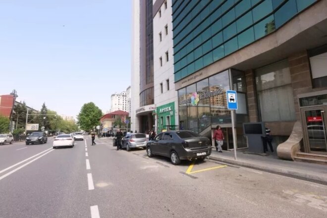 Bu küçədə sərnişin mindirib-düşürənlər